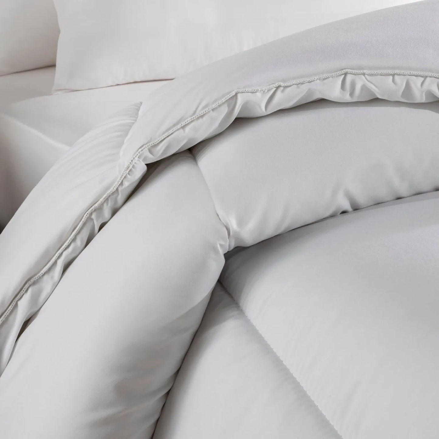 Hotel-Quality Down Alternative Luxury Duvet